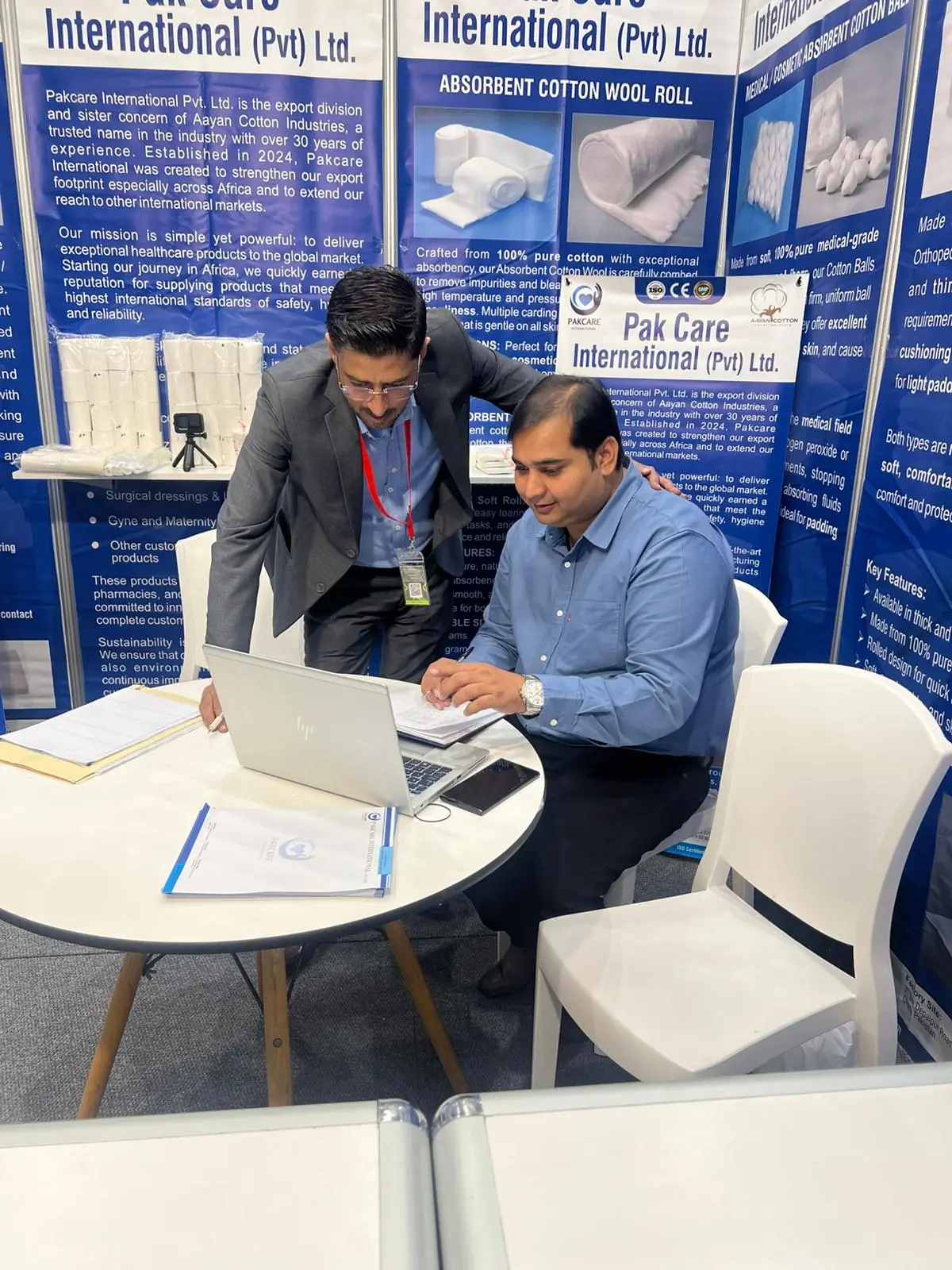 Reviewing an order at the stand
